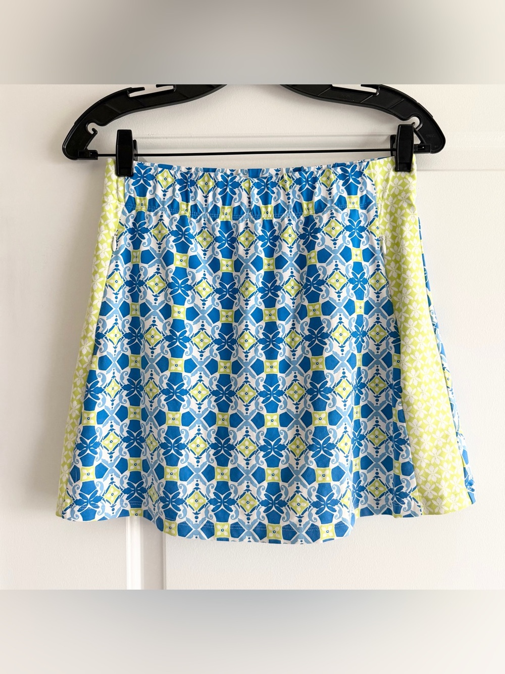 J. McLaughlin Blue, Green & White Patterned Skort with Pockets